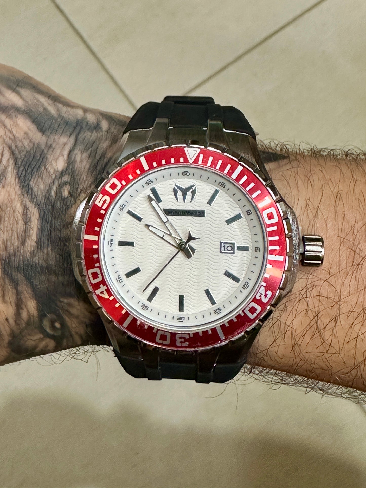 Reloj Tchno Bisel Red Dial White, Pulso Black
