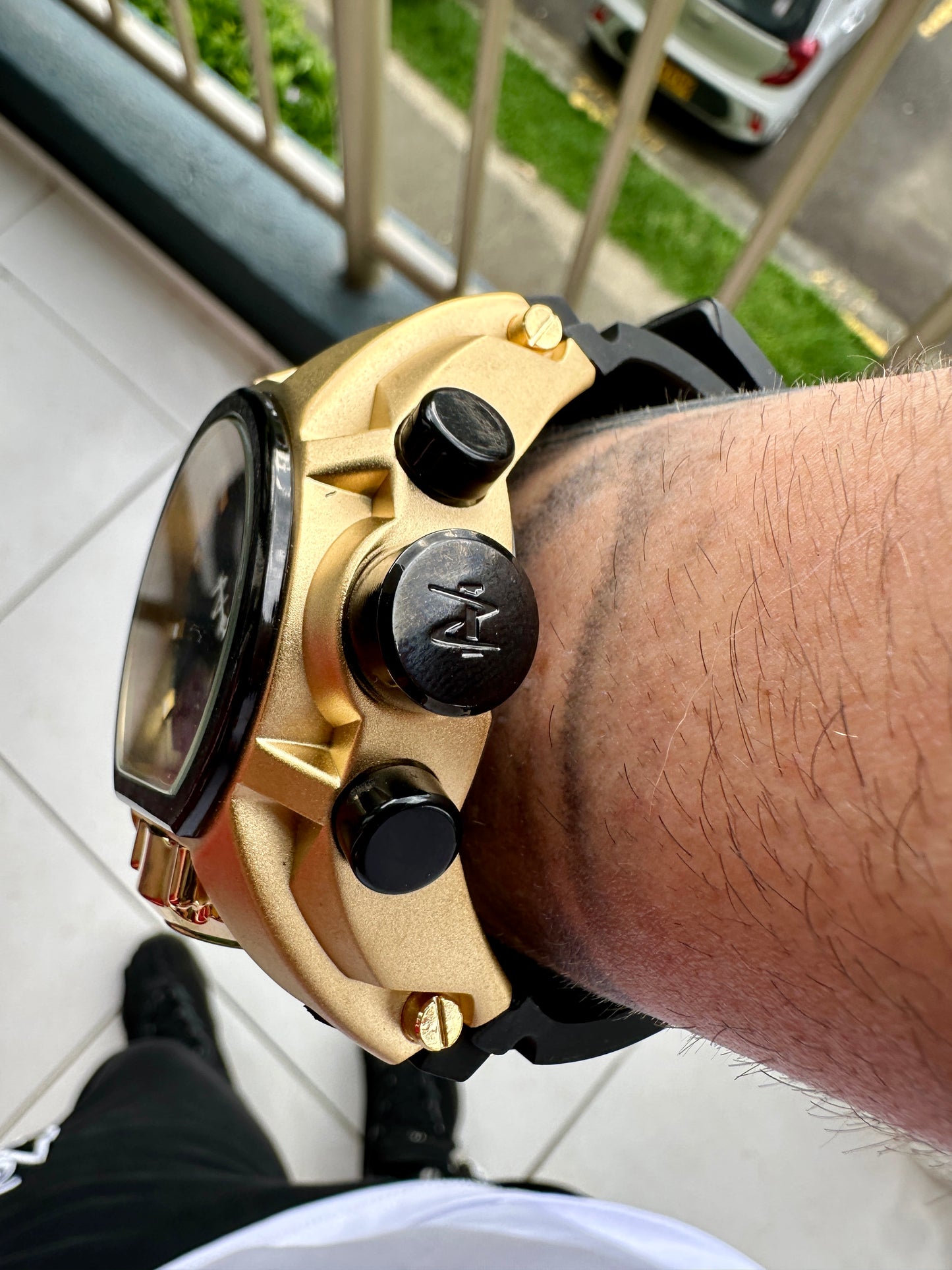 Invcta Bolt Zeus Caja Gold, Pulso Black