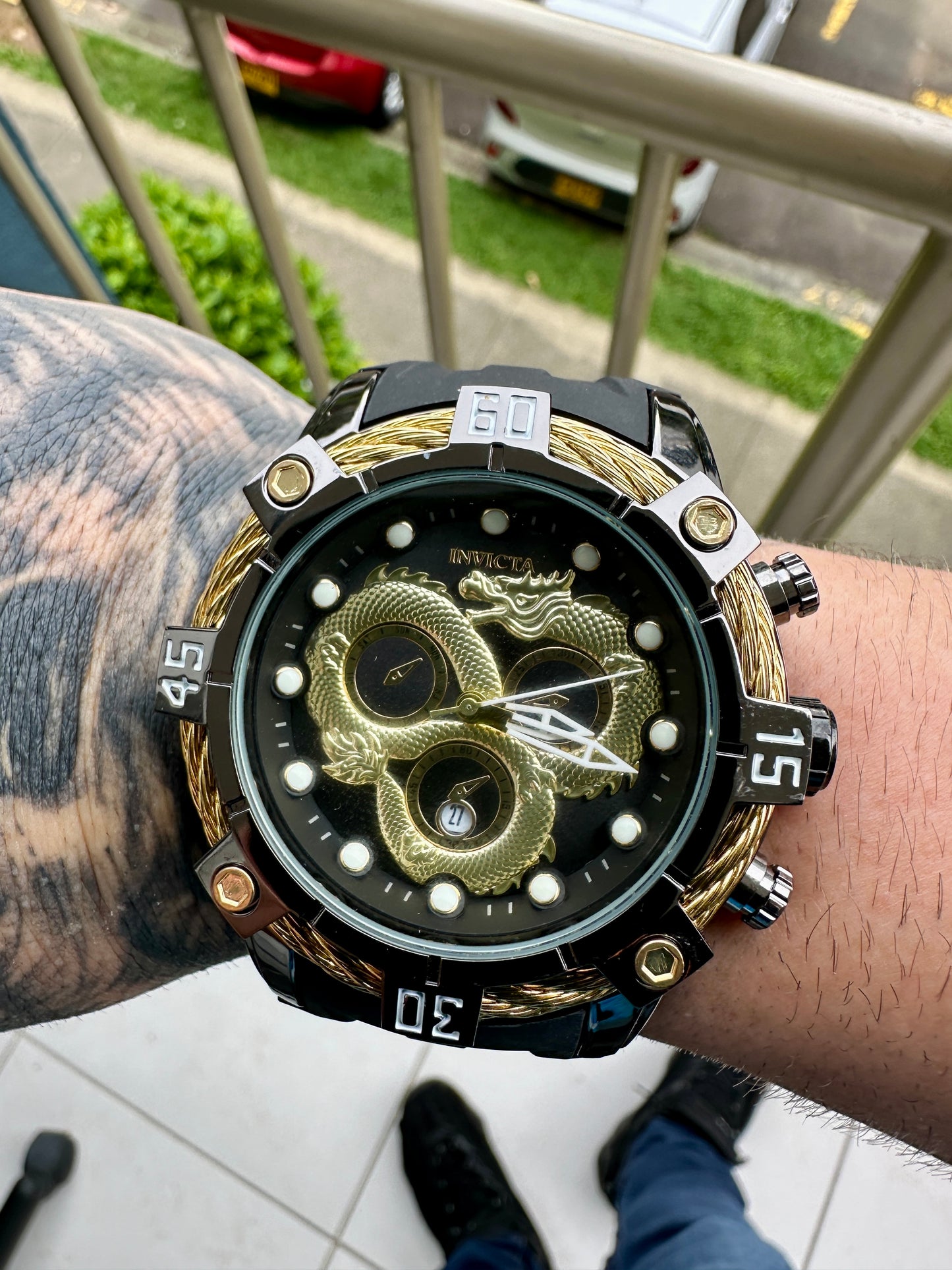 Reloj Invcta Marvel, Dragón Dorado, Bisel Gold Black