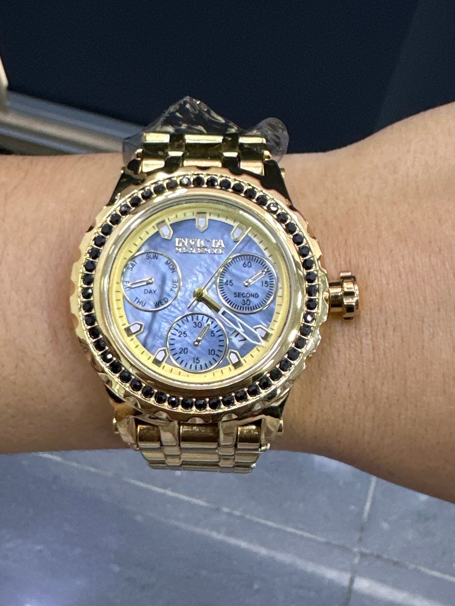 Reloj Dama Ivta Piedras Negras, Pantalla azul