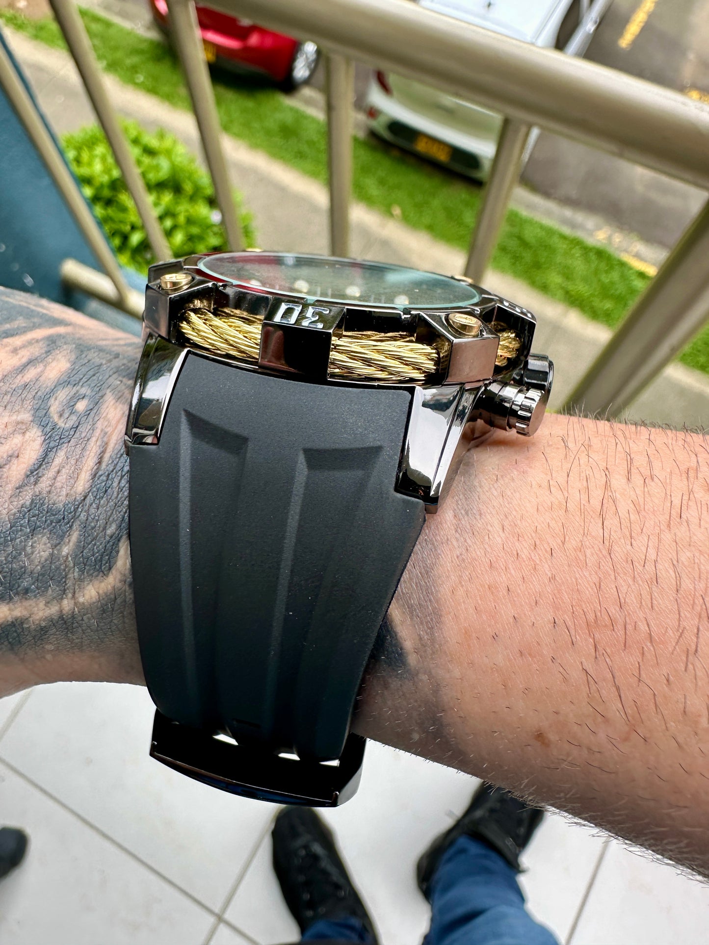 Reloj Invcta Marvel, Dragón Dorado, Bisel Gold Black