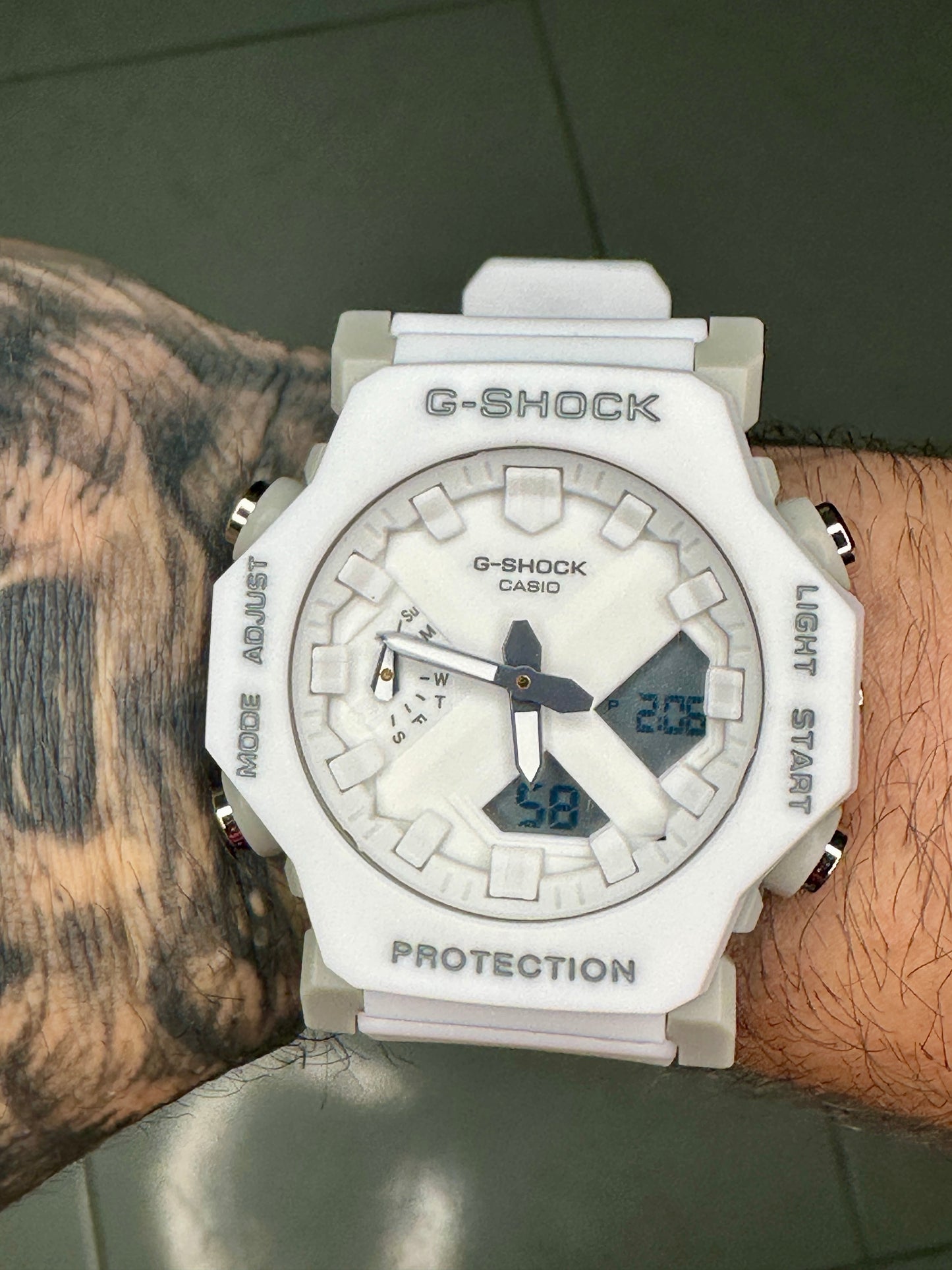 Reloj G Shok White