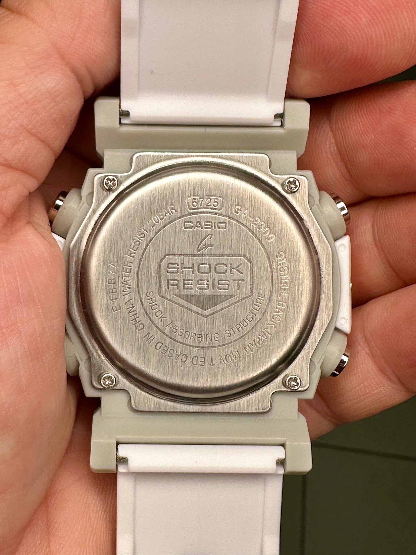 Reloj G Shok White