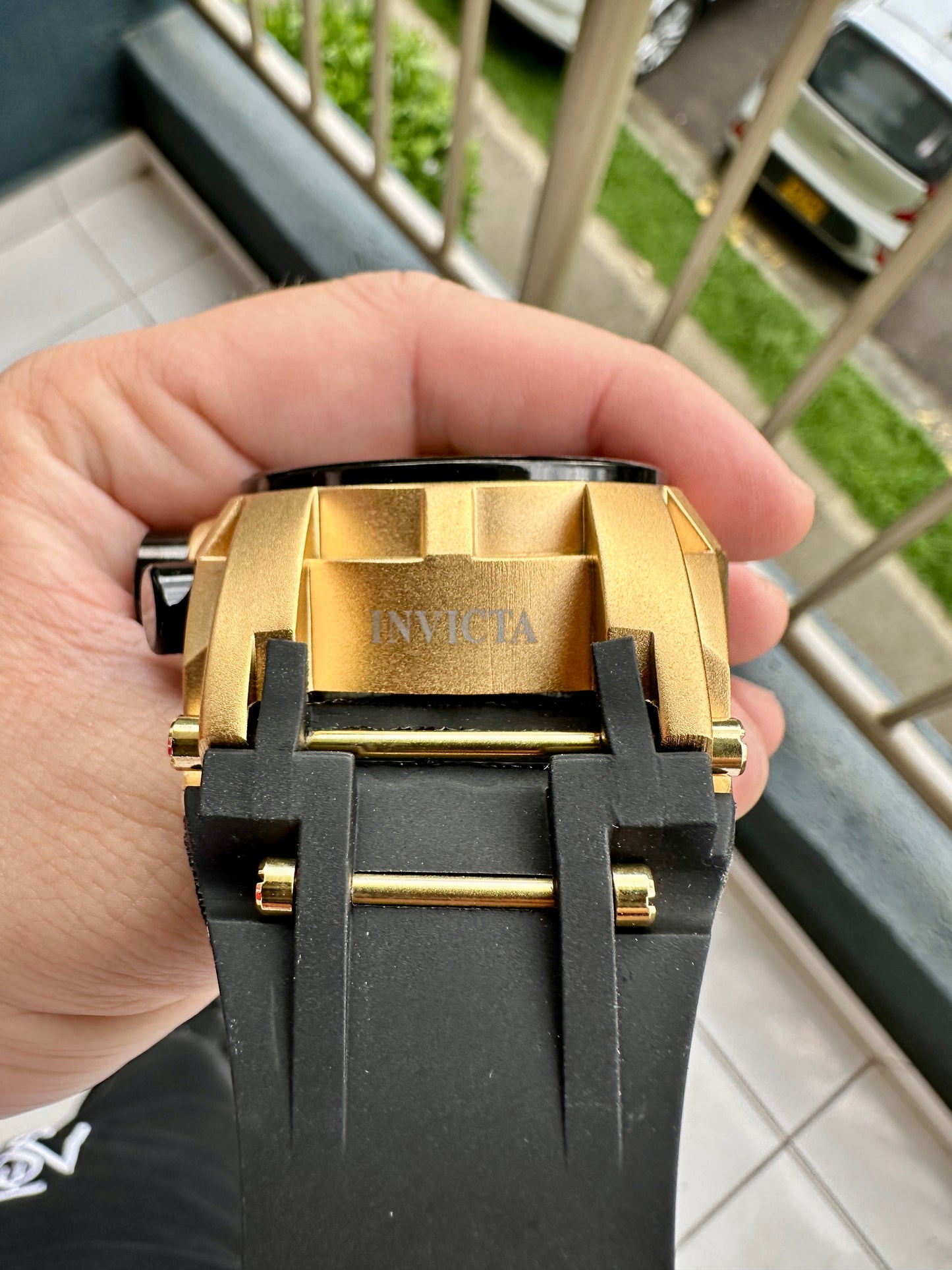 Invcta Bolt Zeus Caja Gold, Pulso Black