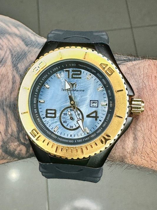 Techno Bisel Dorado Black, Dial Concha Azul, Pulso Black